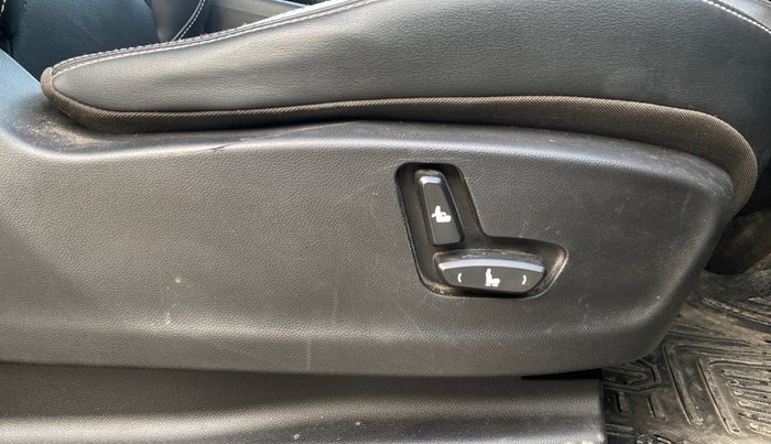 2020 MG HECTOR SHARP 1.5 DCT PETROL, Petrol, Automatic, 96,772 km, Driver Side Adjustment Panel