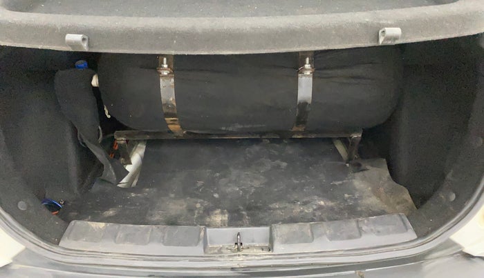 2022 Tata NEXON XE PETROL, CNG, Manual, 75,986 km, Boot Inside