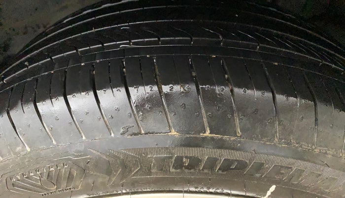 2022 Tata NEXON XE PETROL, CNG, Manual, 75,986 km, Left Rear Tyre Tread