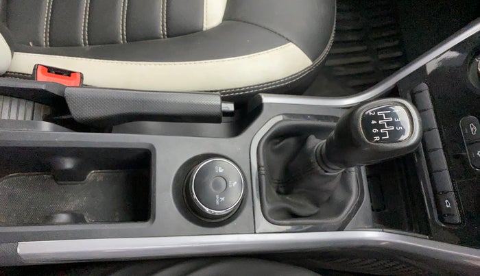 2022 Tata NEXON XE PETROL, CNG, Manual, 75,986 km, Gear Lever