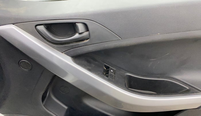 2022 Tata NEXON XE PETROL, CNG, Manual, 75,986 km, Driver Side Door Panels Control