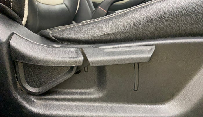 2023 KIA SELTOS HTK PLUS 1.5 DIESEL IMT, Diesel, Manual, 79,789 km, Driver Side Adjustment Panel