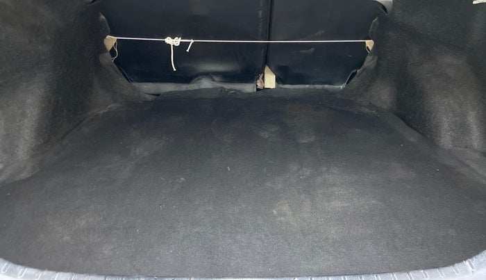 2014 Toyota Corolla Altis D 4D G, Diesel, Manual, 1,26,822 km, Boot Inside