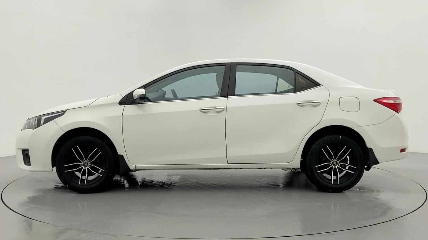 2014 Toyota Corolla Altis D 4D G, Diesel, Manual, 1,26,822 km, Left Side