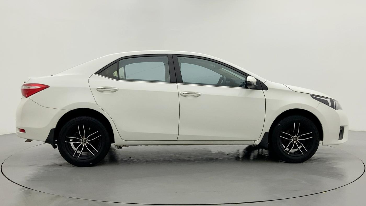 2014 Toyota Corolla Altis D 4D G, Diesel, Manual, 1,26,822 km, Right Side View