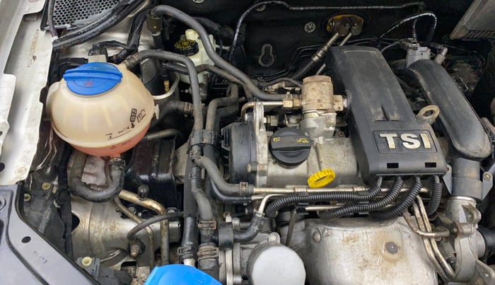 2016 Volkswagen Vento HIGHLINE PETROL AT, Petrol, Automatic, 52,937 km, Engine View - Right