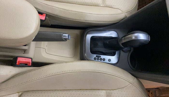 2016 Volkswagen Vento HIGHLINE PETROL AT, Petrol, Automatic, 52,937 km, Gear Lever