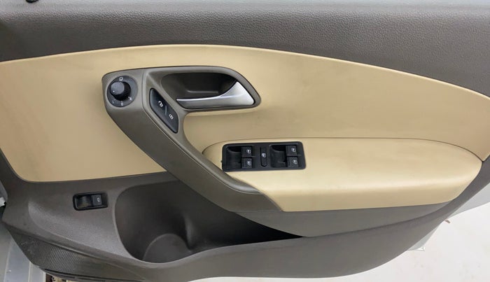 2016 Volkswagen Vento HIGHLINE PETROL AT, Petrol, Automatic, 52,937 km, Driver Side Door Panels Control