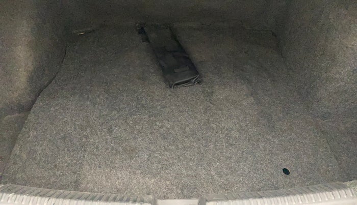 2016 Volkswagen Vento HIGHLINE PETROL AT, Petrol, Automatic, 52,937 km, Boot Inside