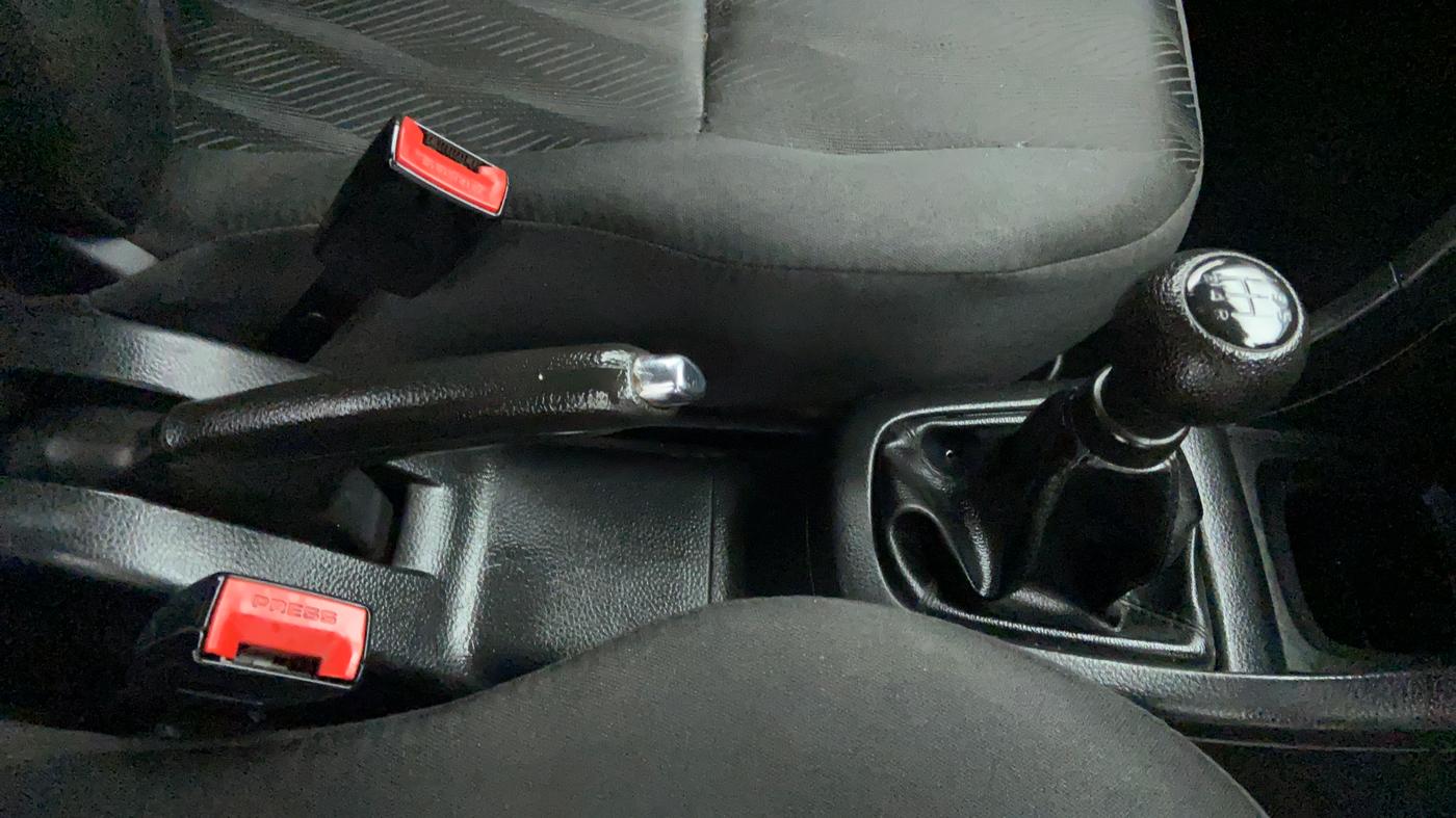 2014 Maruti Swift VXI D, Petrol, Manual, 61,811 km, Gear Lever