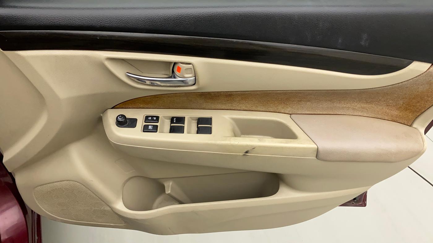 2014 Maruti Ciaz VXI, Petrol, Manual, 58,634 km, Driver Side Door Panels Control