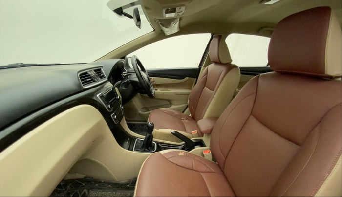 2014 Maruti Ciaz VXI, Petrol, Manual, 58,634 km, Right Side Front Door Cabin