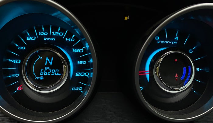 2019 Mahindra XUV500 W9, Diesel, Manual, 66,370 km, Odometer Image