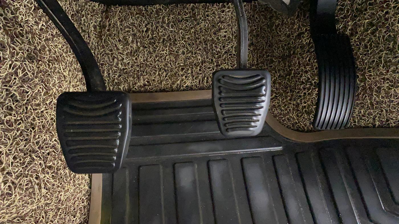 2019 Mahindra XUV500 W9, Diesel, Manual, 66,370 km, Pedals