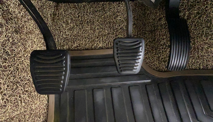 2019 Mahindra XUV500 W9, Diesel, Manual, 66,370 km, Pedals