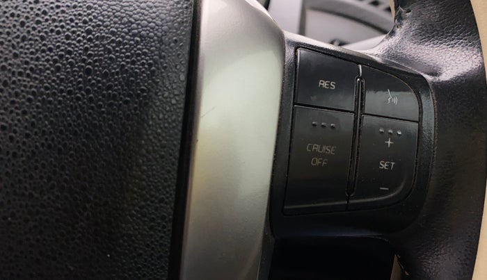 2019 Mahindra XUV500 W9, Diesel, Manual, 66,370 km, Adaptive Cruise Control