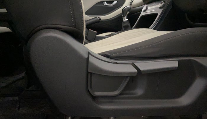 2023 Hyundai Creta SX 1.5 PETROL, Petrol, Manual, 18,891 km, Driver Side Adjustment Panel