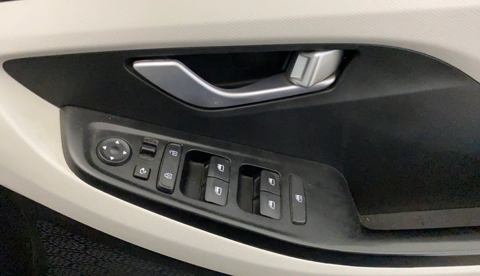 2023 Hyundai Creta SX 1.5 PETROL, Petrol, Manual, 18,891 km, Driver Side Door Panels Control