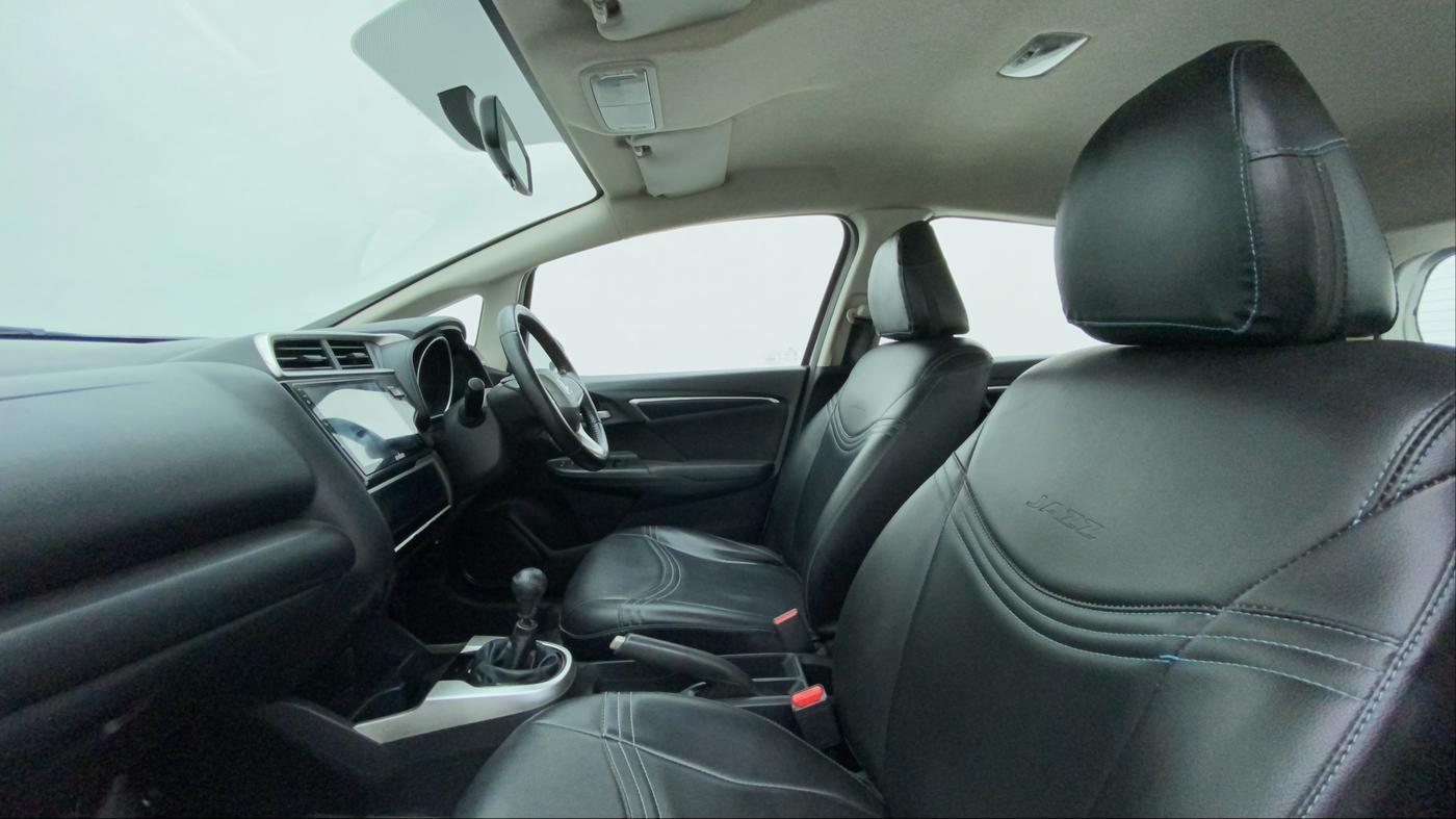 2018 Honda Jazz 1.2L I-VTEC VX, CNG, Manual, 1,04,560 km, Right Side Front Door Cabin