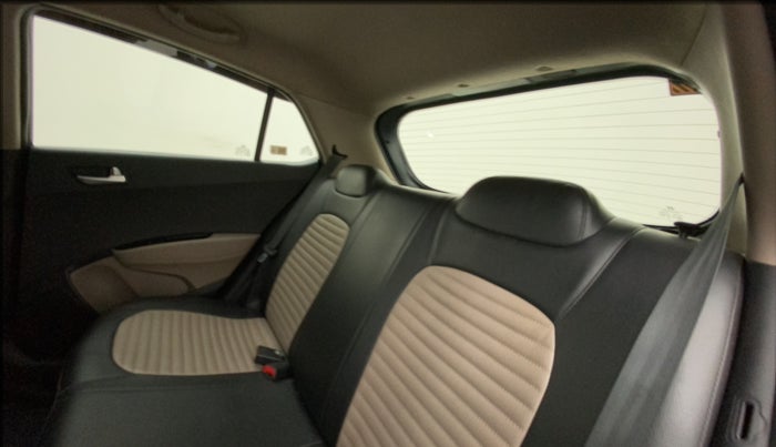 2015 Hyundai Grand i10 SPORTZ 1.2 KAPPA VTVT, Petrol, Manual, 94,090 km, Right Side Rear Door Cabin