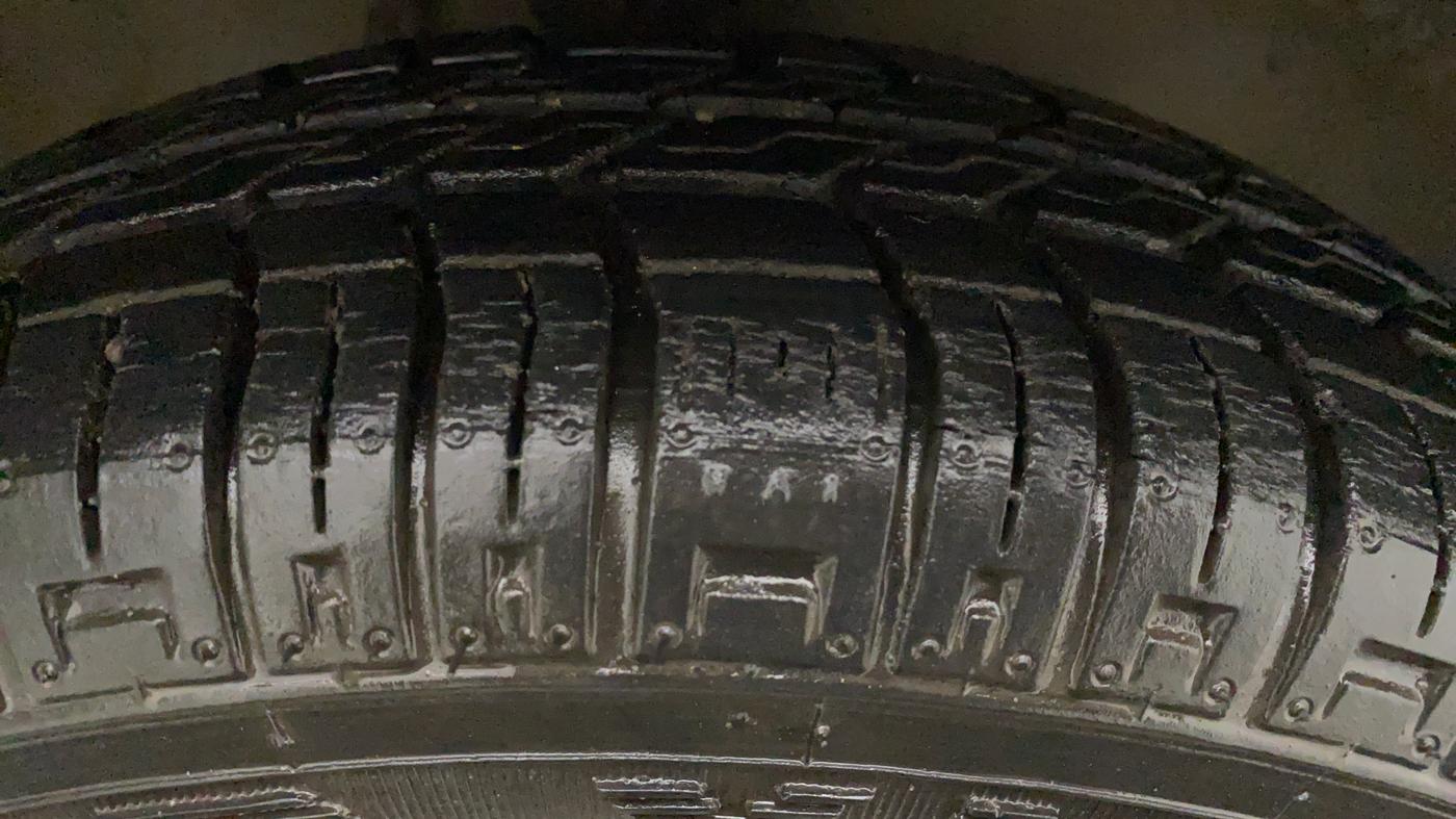 2013 Maruti Alto 800 LXI, Petrol, Manual, 28,836 km, Right Front Tyre Tread
