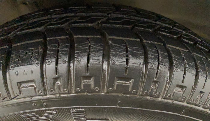 2013 Maruti Alto 800 LXI, Petrol, Manual, 28,836 km, Left Front Tyre Tread