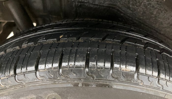 2017 Maruti Wagon R 1.0 VXI, Petrol, Manual, 73,694 km, Right Rear Tyre Tread
