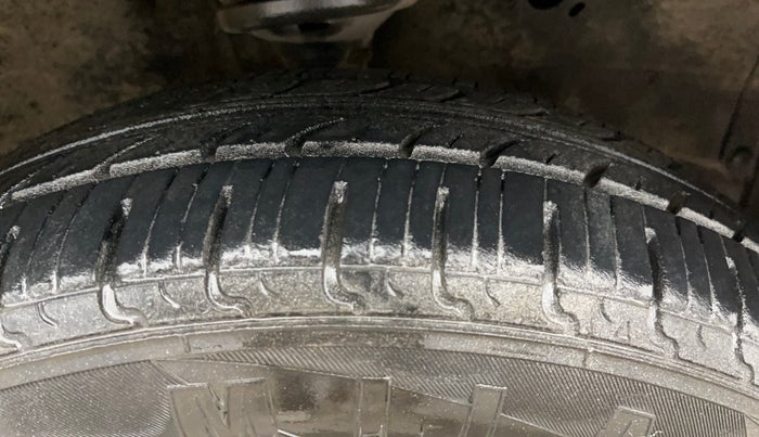 2017 Maruti Wagon R 1.0 VXI, Petrol, Manual, 73,694 km, Right Front Tyre Tread