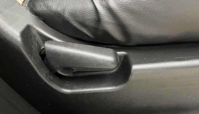 2017 Maruti Wagon R 1.0 VXI, Petrol, Manual, 73,694 km, Driver Side Adjustment Panel