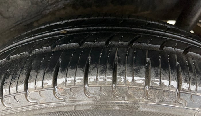 2017 Maruti Wagon R 1.0 VXI, Petrol, Manual, 73,694 km, Left Rear Tyre Tread