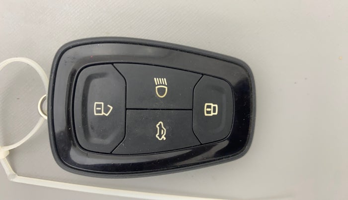 2021 Tata ALTROZ XZ PETROL, Petrol, Manual, 11,851 km, Key Close Up