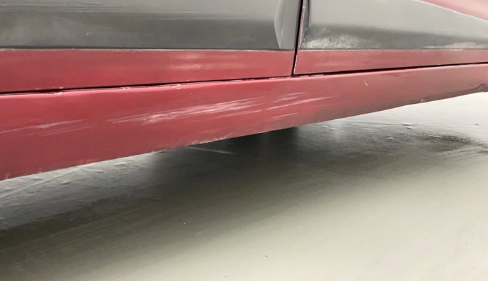 2013 Hyundai Grand i10 ASTA (O) 1.2 KAPPA VTVT, Petrol, Manual, 1,17,857 km, Right running board - Paint is slightly faded