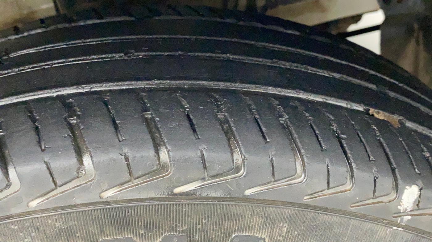 2020 Maruti New Wagon-R LXI CNG 1.0, CNG, Manual, 41,887 km, Right Front Tyre Tread
