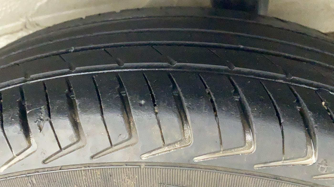 2020 Maruti New Wagon-R LXI CNG 1.0, CNG, Manual, 41,887 km, Left Rear Tyre Tread