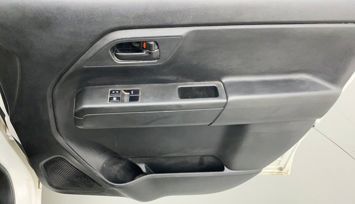 2020 Maruti New Wagon-R LXI CNG 1.0, CNG, Manual, 41,887 km, Driver Side Door Panels Control