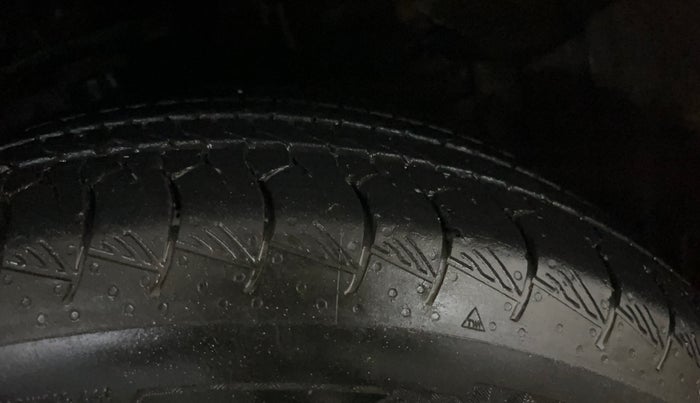 2024 Maruti Grand Vitara SIGMA SMART HYBRID, Petrol, Manual, 29,606 km, Right Front Tyre Tread