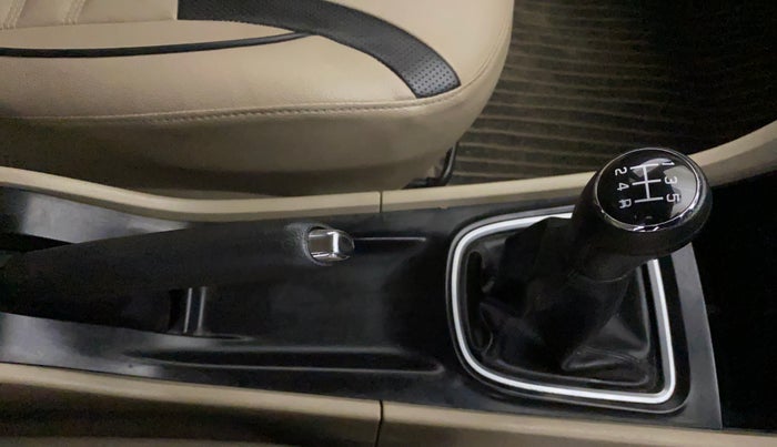 2016 Maruti Ciaz VXI+, Petrol, Manual, 70,040 km, Gear Lever