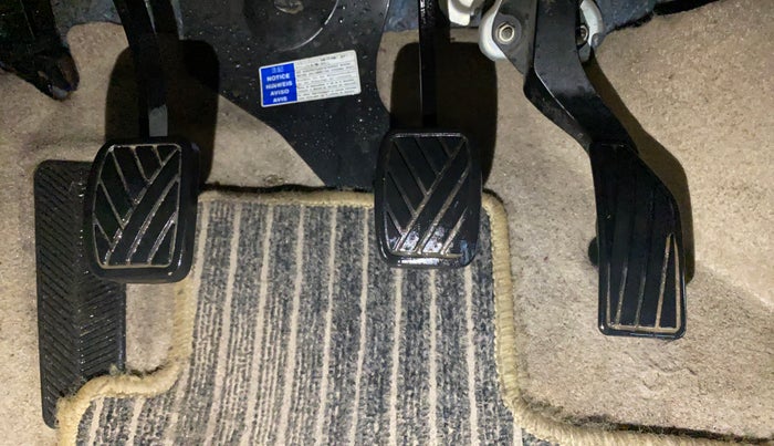 2016 Maruti Ciaz VXI+, Petrol, Manual, 70,040 km, Pedals