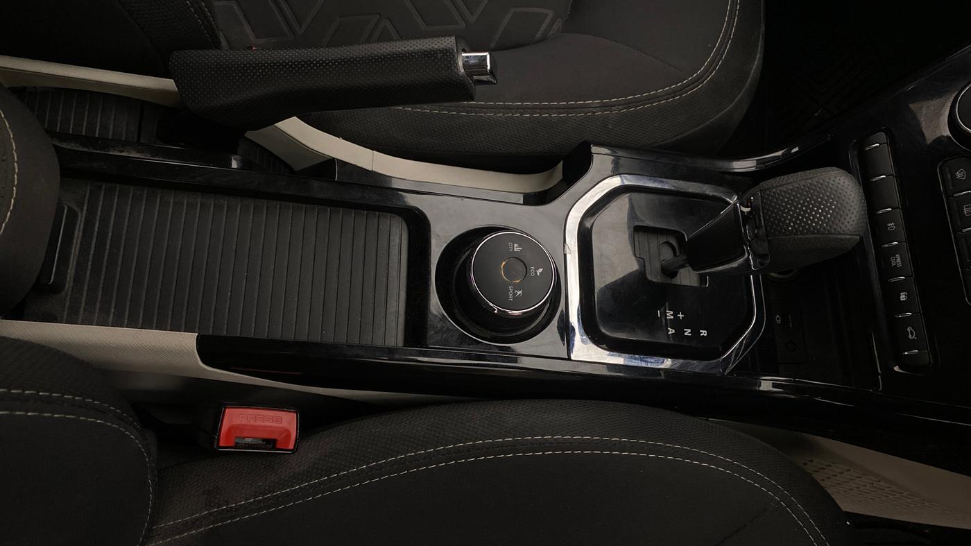 2022 Tata NEXON XZA PLUS (O) PETROL DUAL TONE, Petrol, Automatic, 41,201 km, Gear Lever
