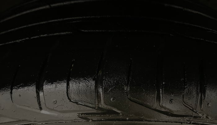2022 Tata NEXON XZA PLUS (O) PETROL DUAL TONE, Petrol, Automatic, 41,201 km, Right Front Tyre Tread