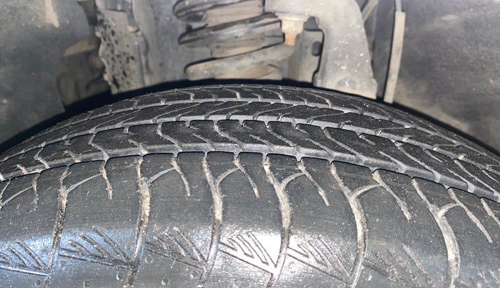 2020 Mahindra MARAZZO M 6 + 8 STR, Diesel, Manual, 87,670 km, Left Front Tyre Tread