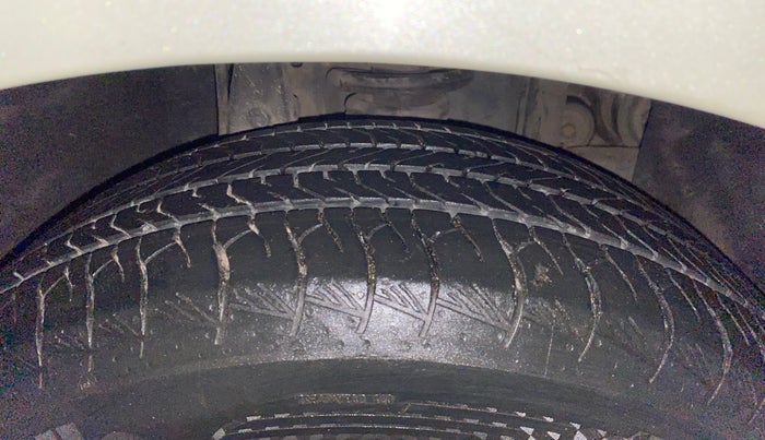 2020 Mahindra MARAZZO M 6 + 8 STR, Diesel, Manual, 87,670 km, Right Front Tyre Tread