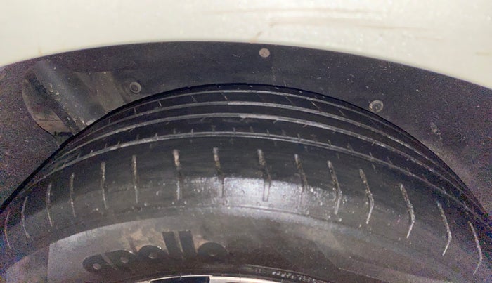 2020 Mahindra MARAZZO M 6 + 8 STR, Diesel, Manual, 87,670 km, Right Rear Tyre Tread