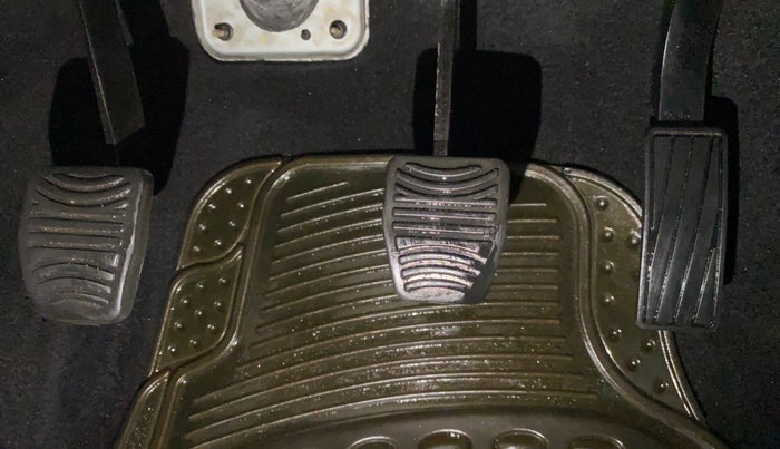 2020 Mahindra MARAZZO M 6 + 8 STR, Diesel, Manual, 87,670 km, Pedals