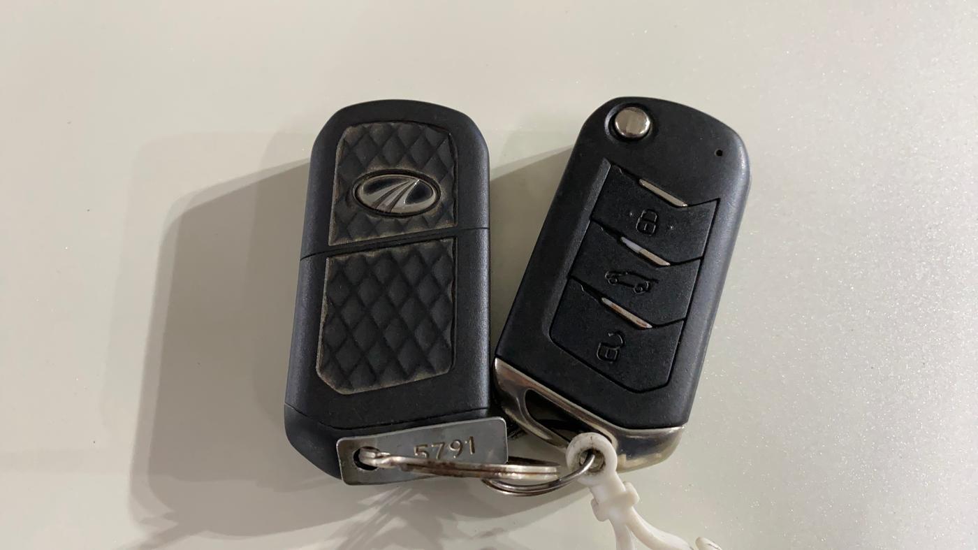 2020 Mahindra MARAZZO M 6 + 8 STR, Diesel, Manual, 87,670 km, Key Close Up