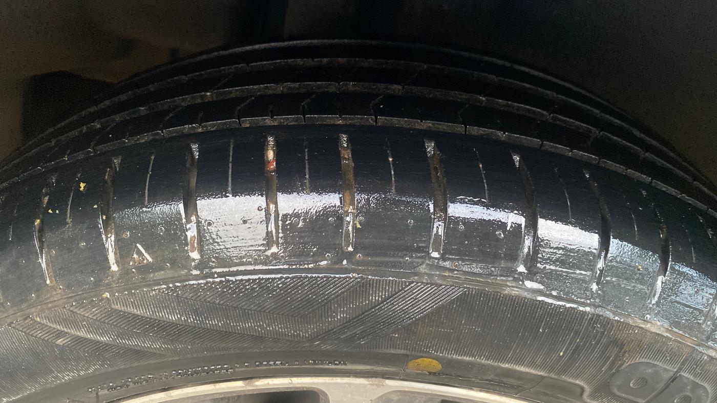 2019 Maruti Ciaz ALPHA  AT 1.5 SHVS PETROL, Petrol, Automatic, 52,089 km, Right Rear Tyre Tread