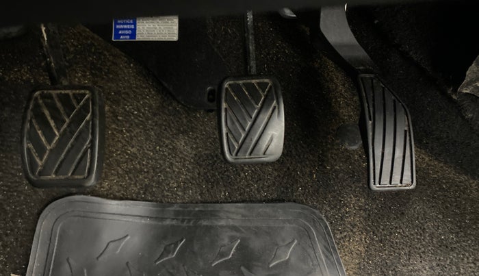 2016 Maruti Swift ZXI, Petrol, Manual, 99,786 km, Pedals