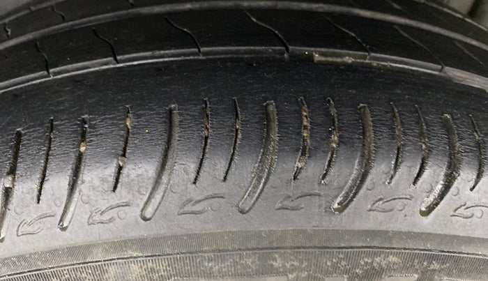 2016 Maruti Swift ZXI, Petrol, Manual, 99,786 km, Left Rear Tyre Tread