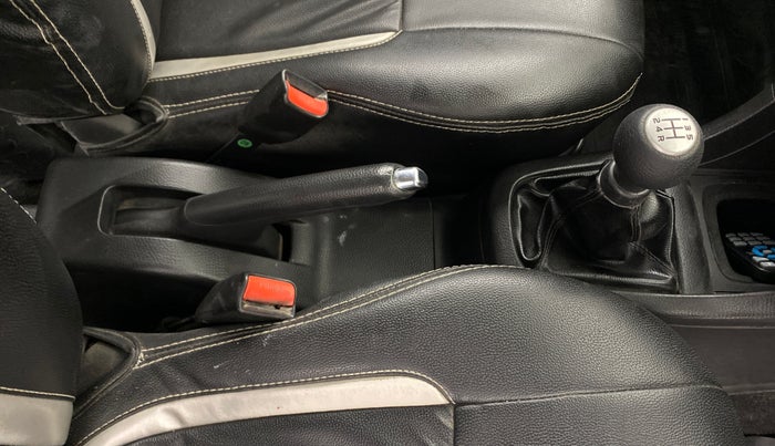 2016 Maruti Swift ZXI, Petrol, Manual, 99,786 km, Gear Lever