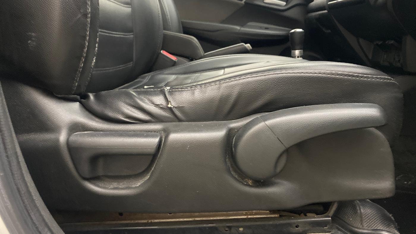 2018 Honda WR-V 1.2L I-VTEC VX MT, Petrol, Manual, 1,16,644 km, Driver Side Adjustment Panel